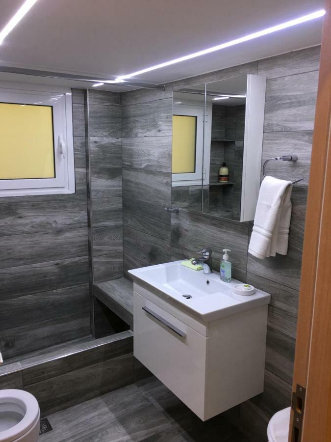 Appartamento Acropolis Brand New 1Min From Metro! Atene Esterno foto