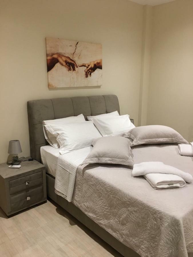 Appartamento Acropolis Brand New 1Min From Metro! Atene Esterno foto
